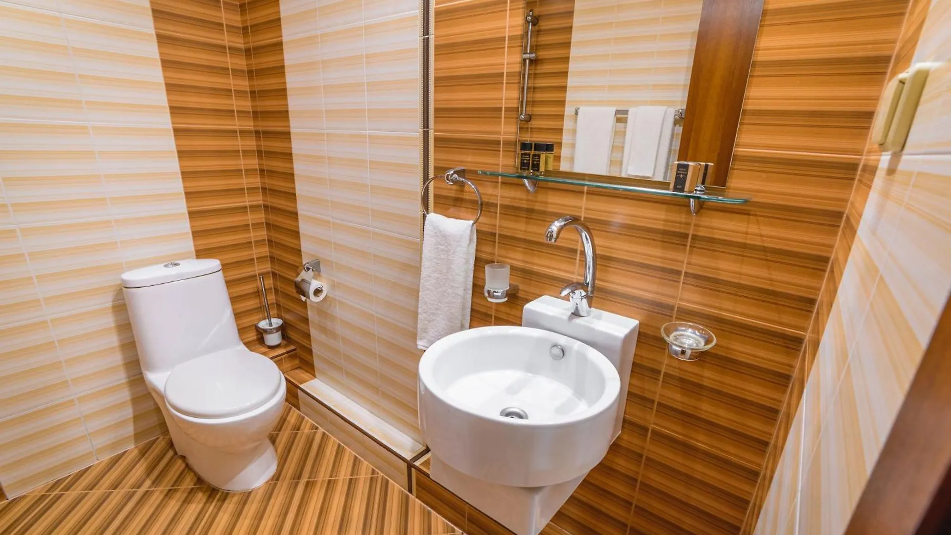 Eleganza Family Hotel - Free Parking Sofia