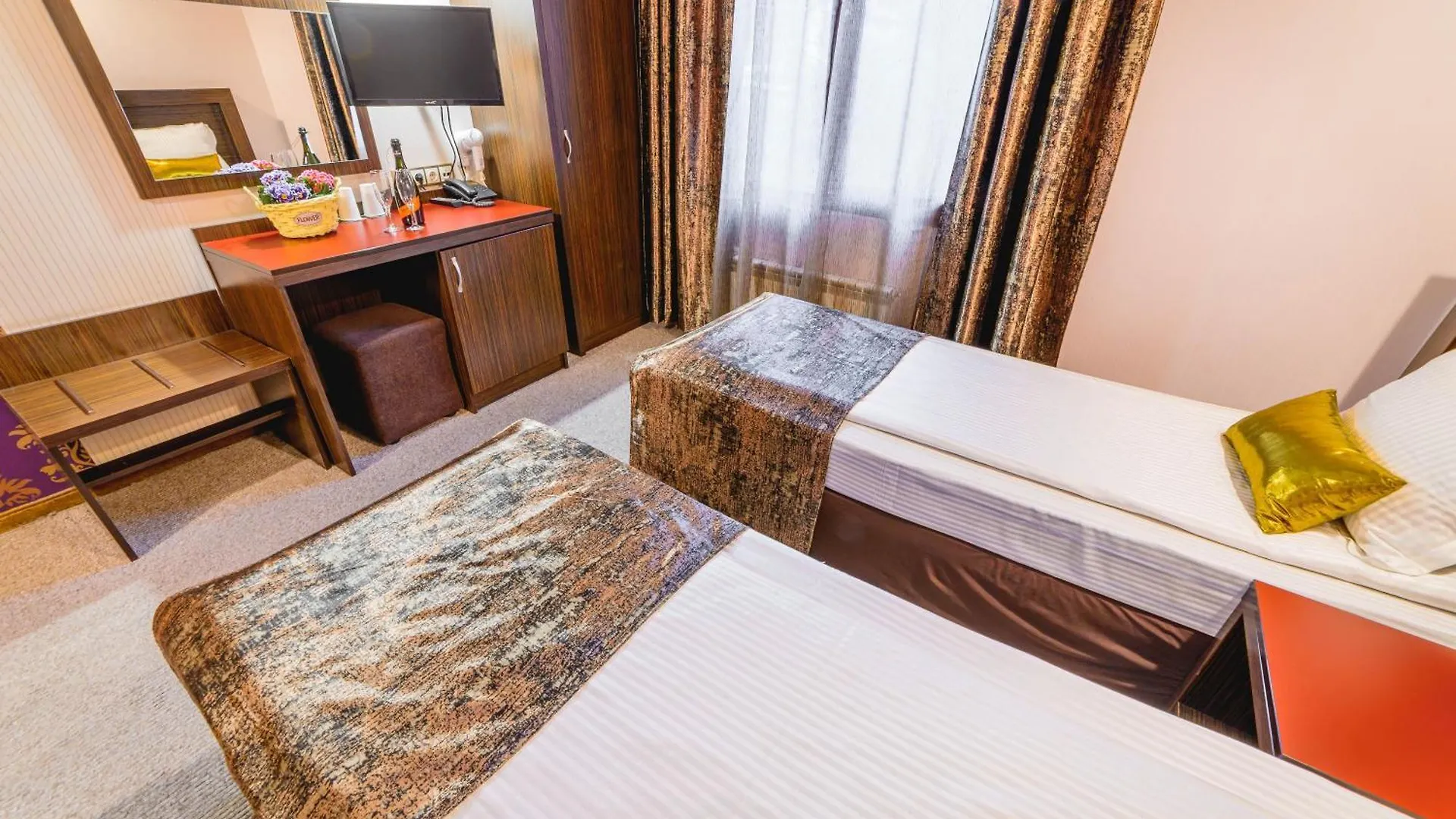 Eleganza Family Hotel - Free Parking Sofia