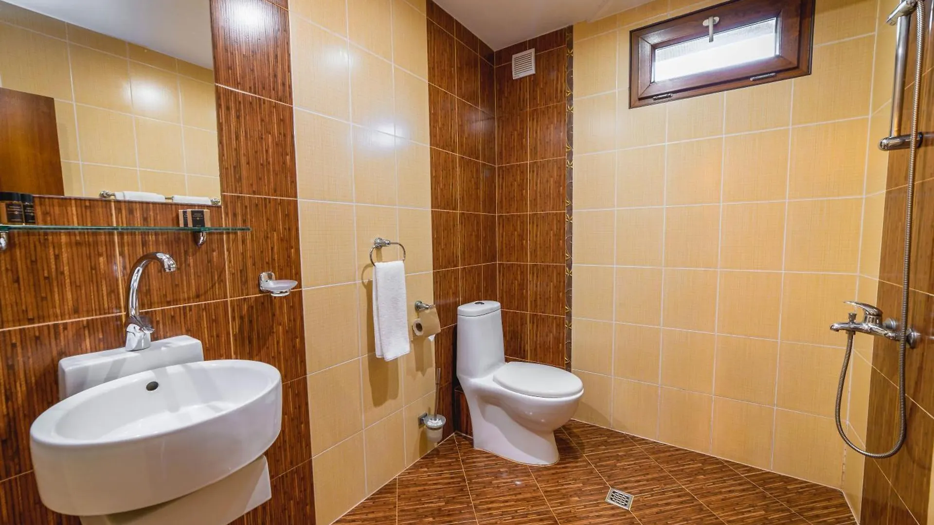 Eleganza Family Hotel - Free Parking Sofia