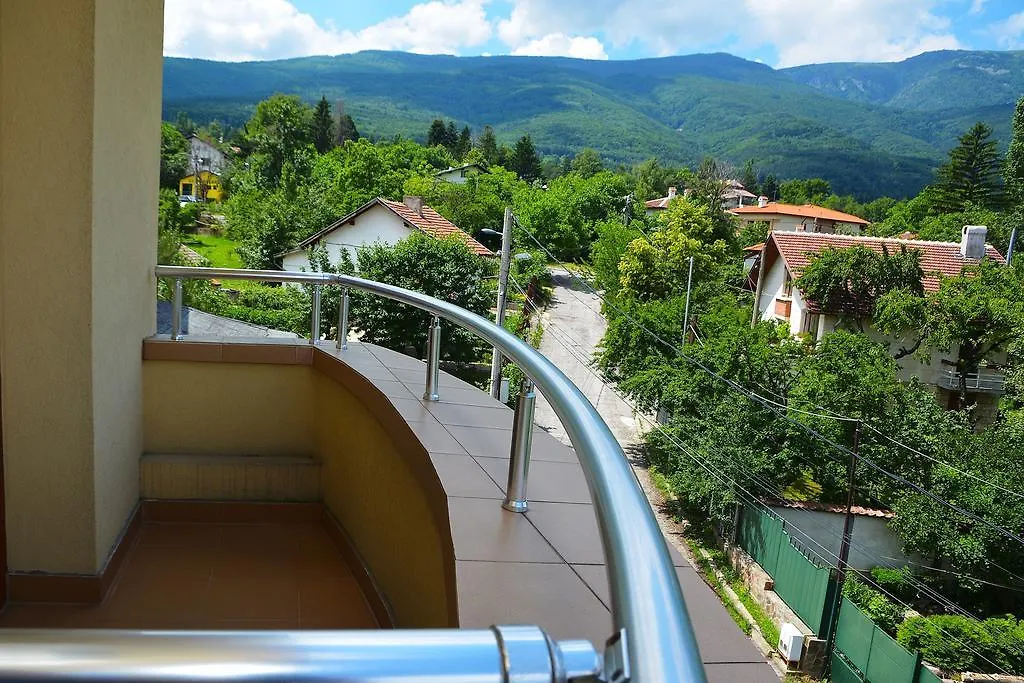 Eleganza Family Hotel - Free Parking Sofia 2*,