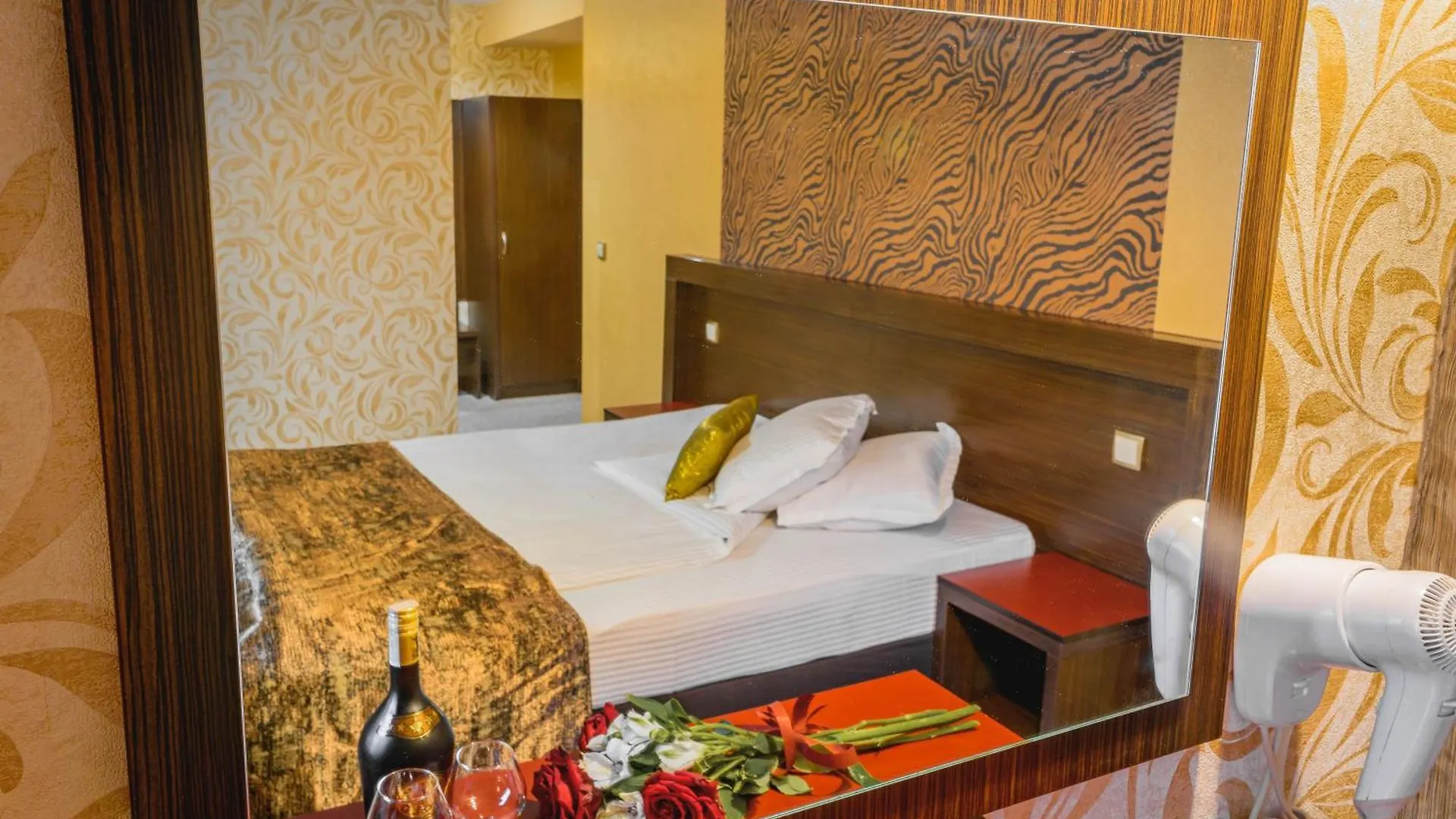 Eleganza Family Hotel - Free Parking Sofia