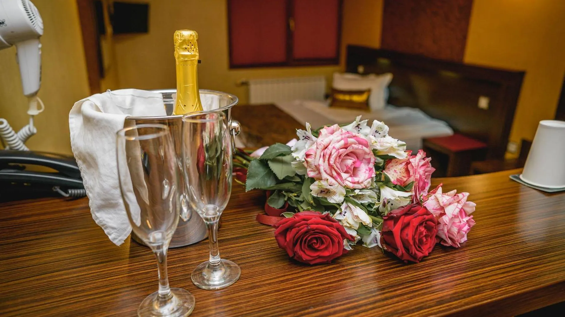 Eleganza Family Hotel - Free Parking Sofia