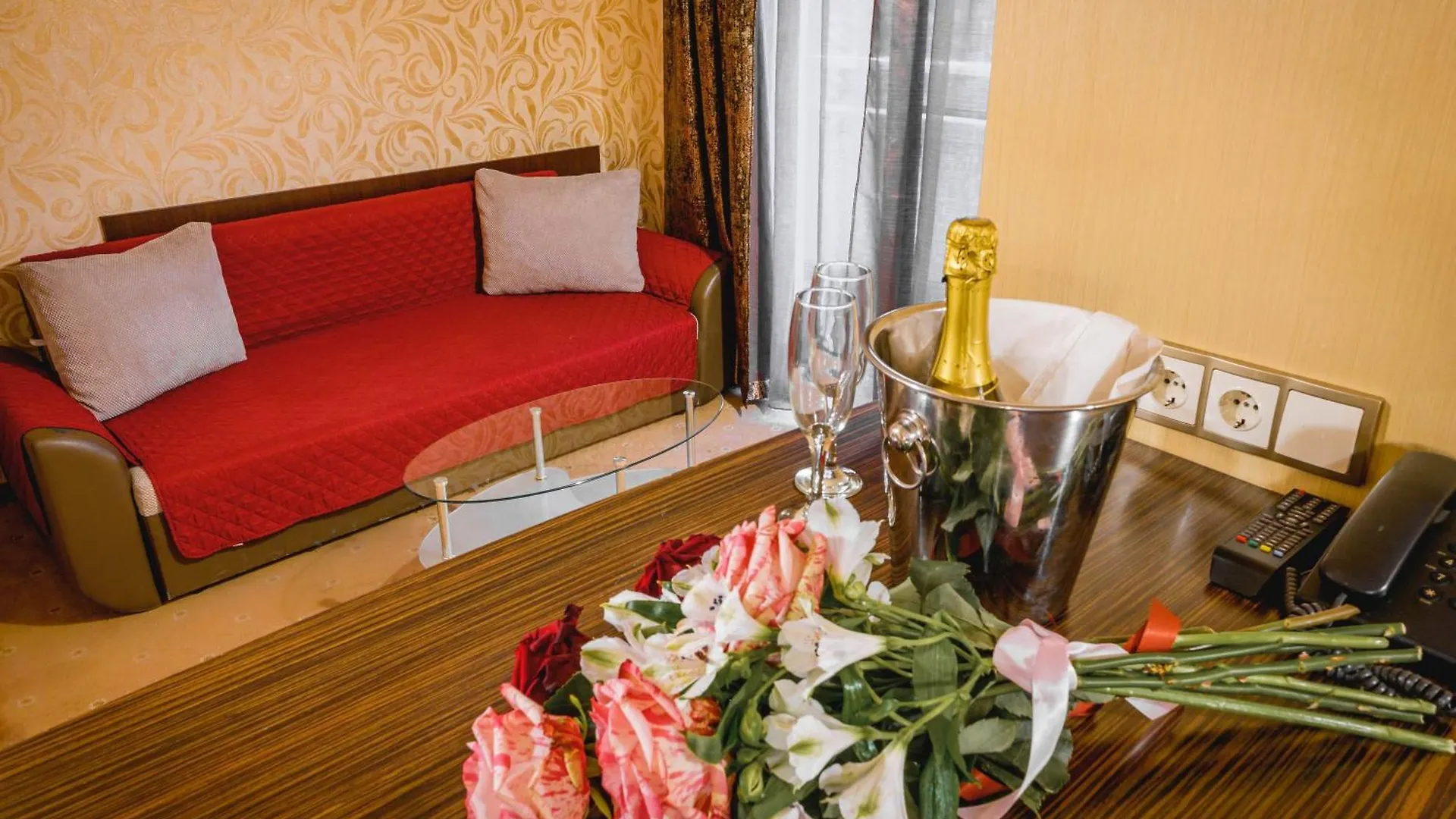Eleganza Family Hotel - Free Parking Sofia