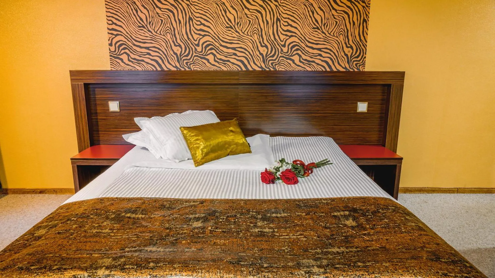 Eleganza Family Hotel - Free Parking Sofia